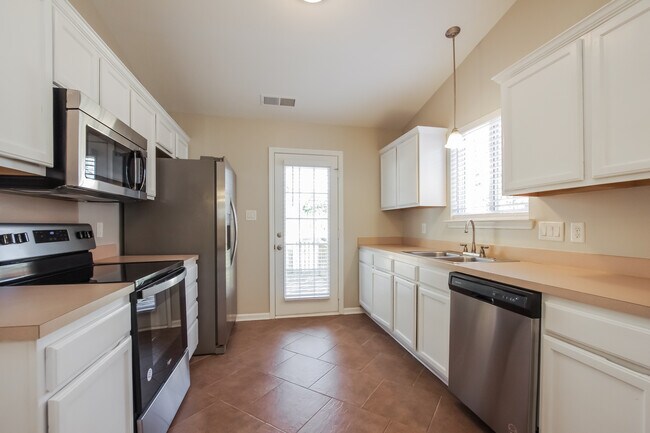 Building Photo - 1003 Washburn Ct