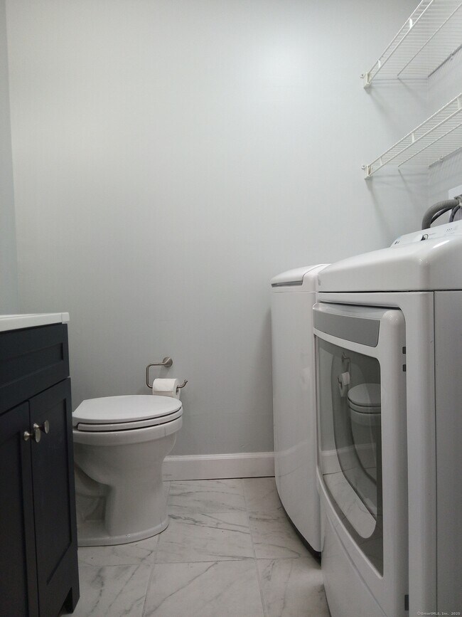 Building Photo - 74 Washington Rd