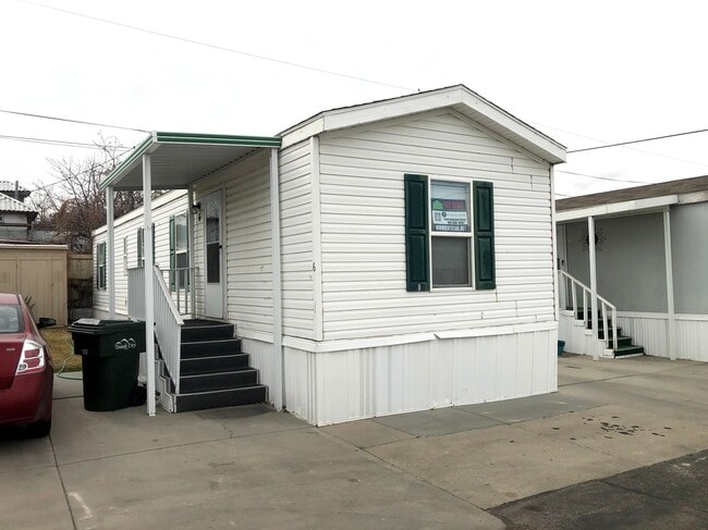 Building Photo - 421 N 200 W