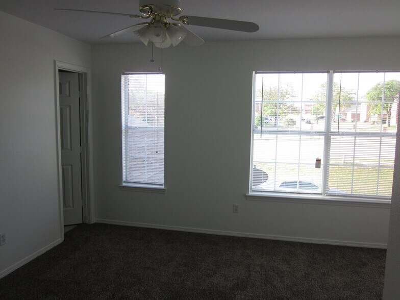 Building Photo - 7513 Ederville Rd
