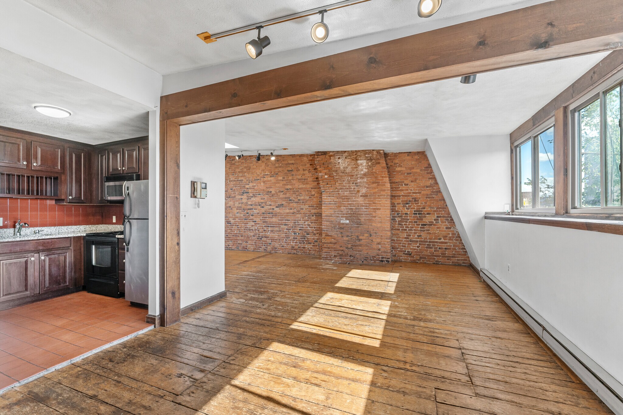 open concept - 660 Tremont St