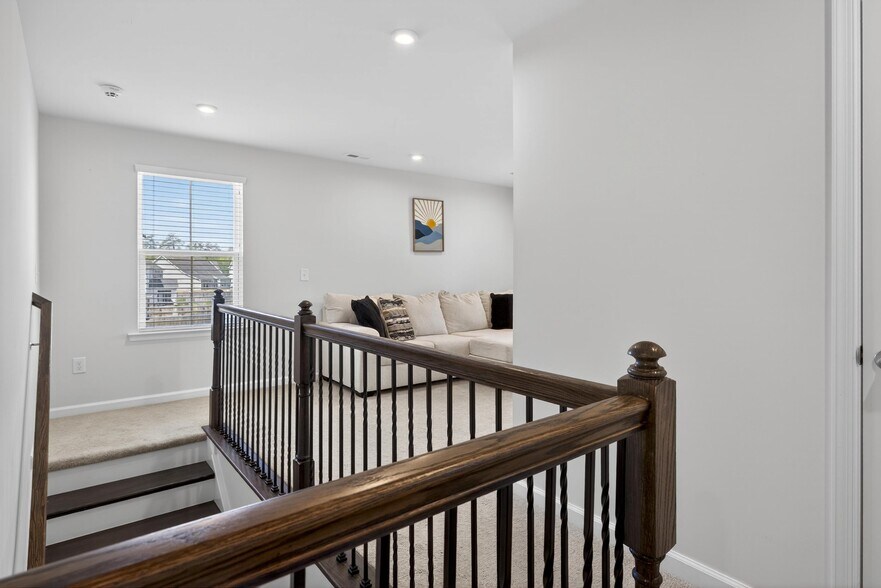 Building Photo - 201 Devon Fields Dr