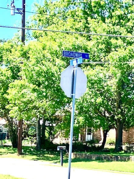 Building Photo - 708 Avenue S