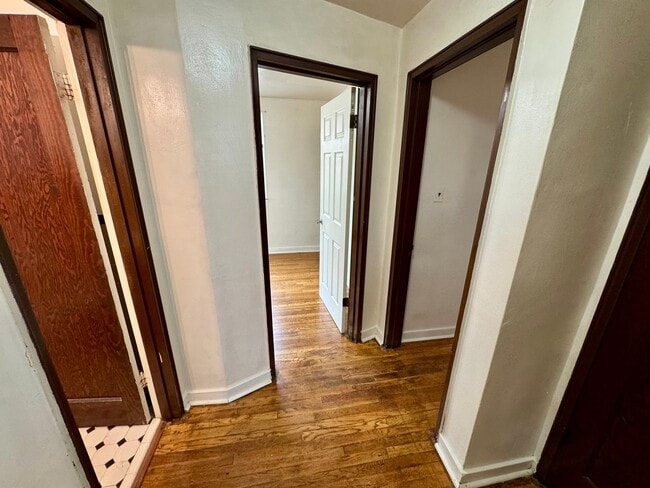 Building Photo - Charming 4 Bed 1.5 Bath house with BRAND NEW KITCHEN!!!