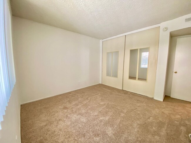 Building Photo - 3654 Summershore Ln