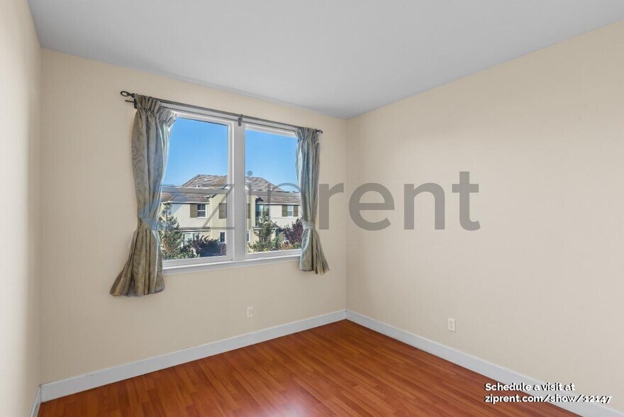 Building Photo - 2130 Klassen Wy