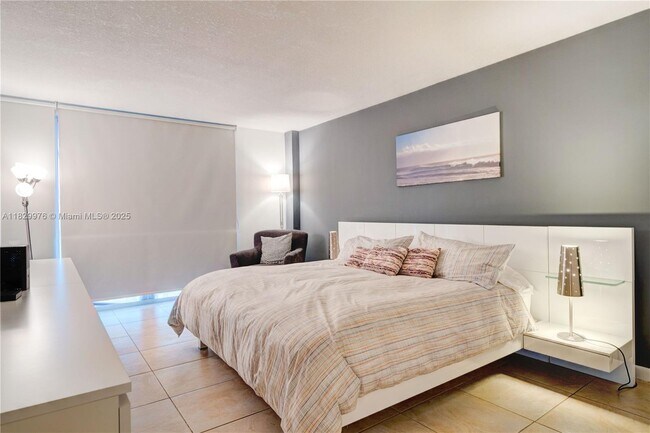 Building Photo - 9195 Collins Ave