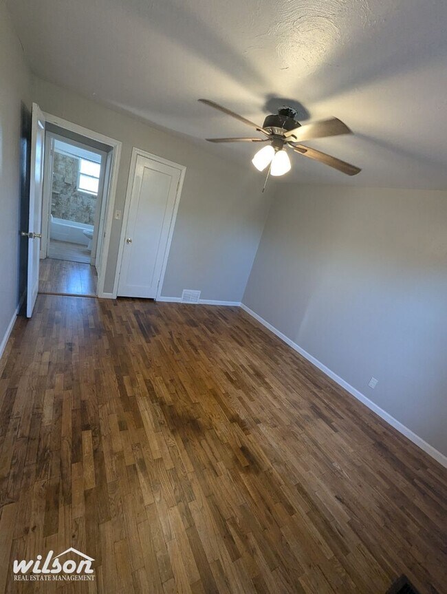 Building Photo - 2132 Porter St