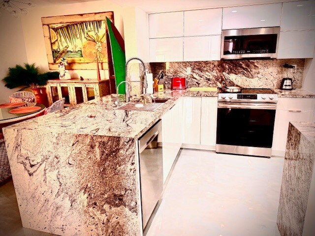 Kitchen - 520 SE 5th Ave