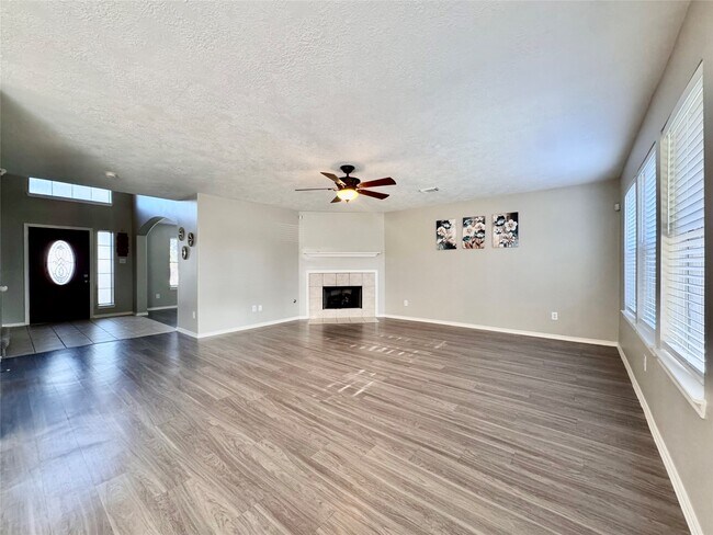 Building Photo - 10630 Acacia Forest tr