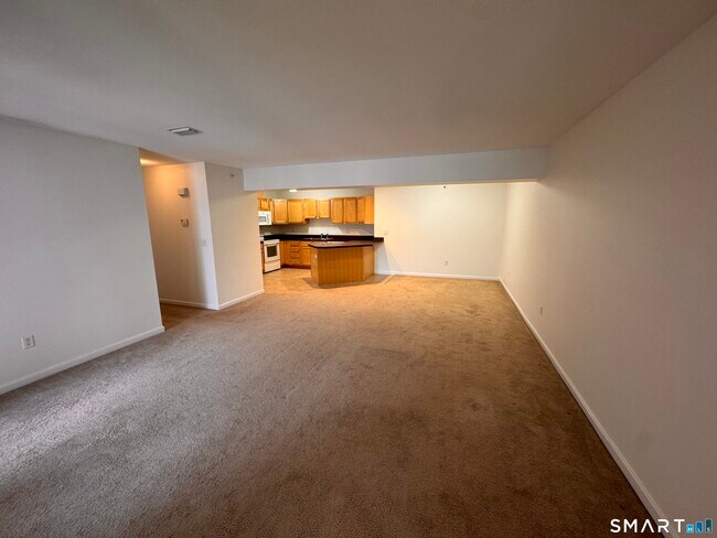 Building Photo - 128 Meridian St