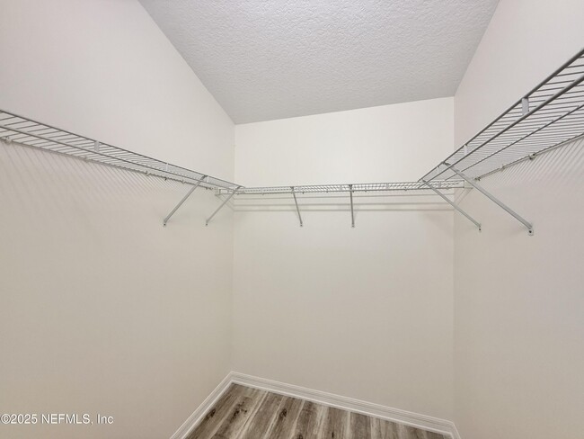 Building Photo - 704 Captains Dr