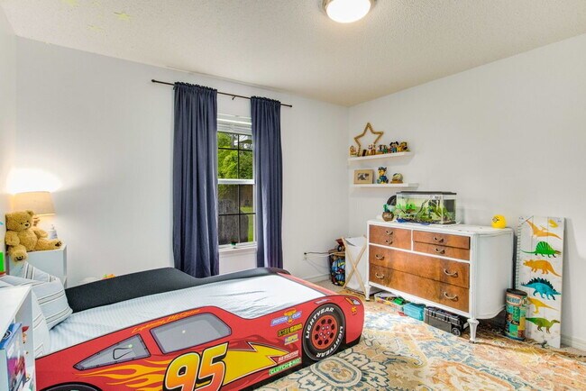 Building Photo - Available first week of May!