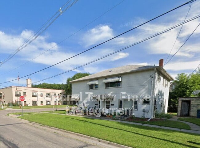 Primary Photo - 1002-1006 5th Ave S
