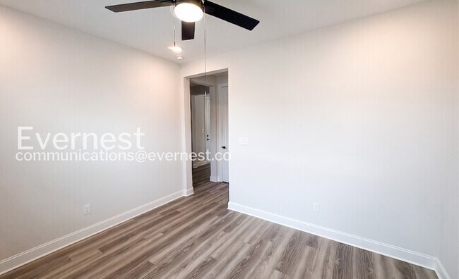 Building Photo - 108 Jude Ln
