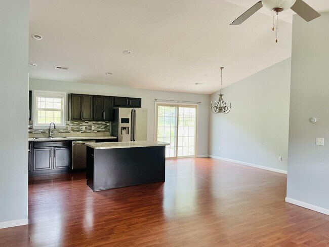 Building Photo - 1020 Saint Charles Way