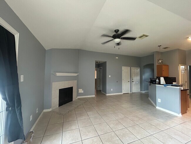 Building Photo - 17235 Glenpatti Dr