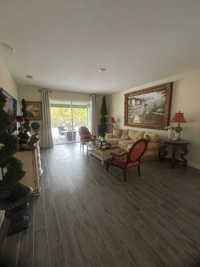 Building Photo - Beautiful, modern home for rent