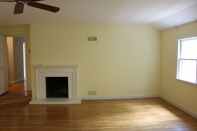 Building Photo - "Coming Soon" Whitman District - Gorgeous ...