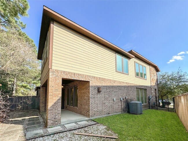 Building Photo - 23 Jonquil Pl