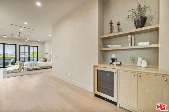 Building Photo - 14273 Greenleaf St