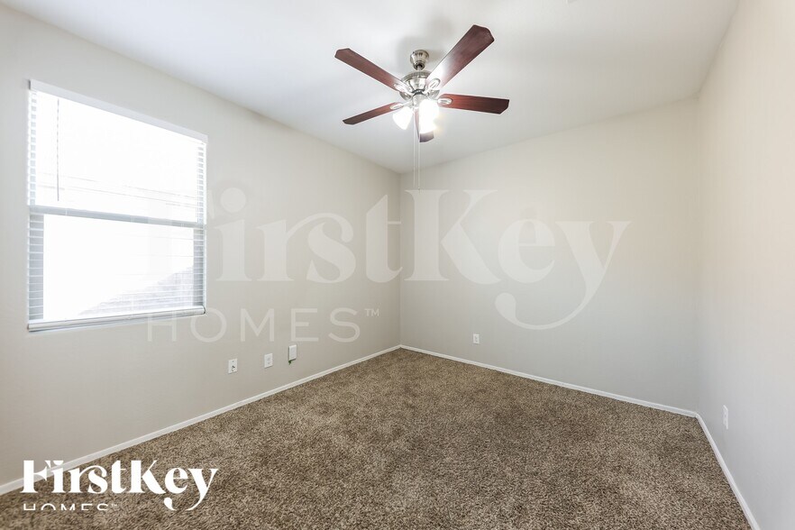 Building Photo - 4936 S 238th Ln