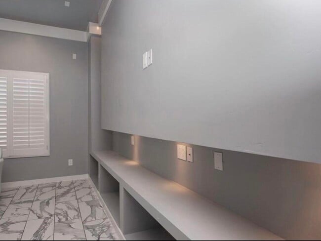 Building Photo - 14832 Boer Trl Ave