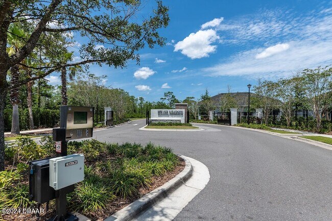 Building Photo - 6326 Hanfield Dr
