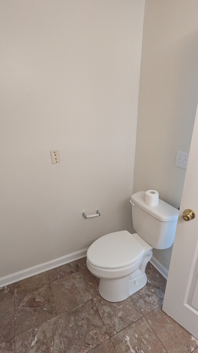 Building Photo - 1103 Bay Club Cir