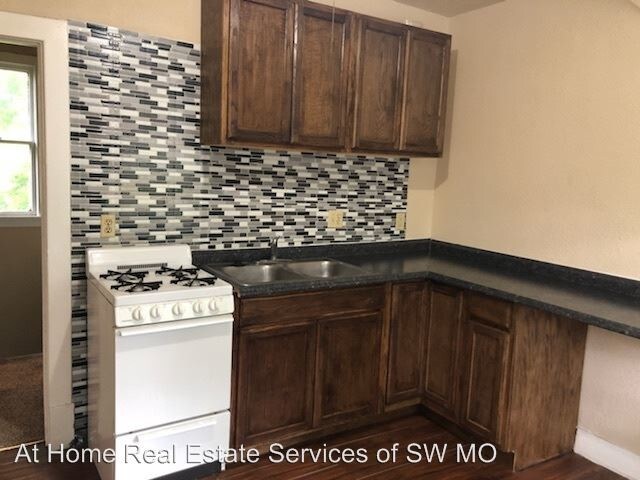 Building Photo - 1221 N Jefferson Ave