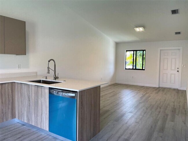 Building Photo - 4741 SW 135th Pl