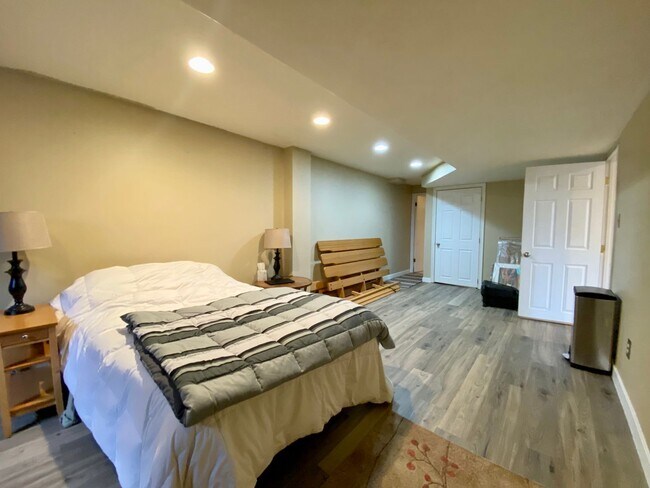 Building Photo - Charming Updated Home Across from Franklin Park and Hospital!