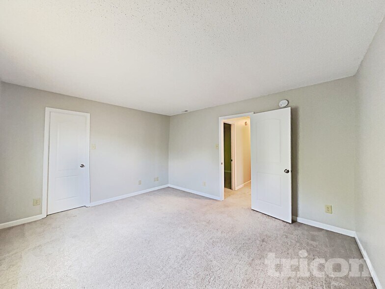 Building Photo - 7921 Crackling Ln