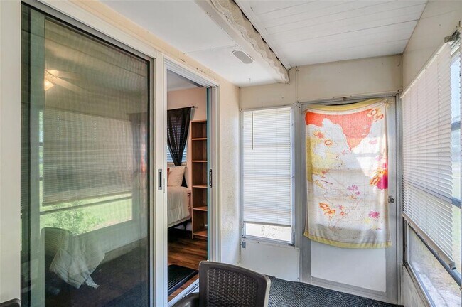 Building Photo - 1801 Bedford Terrace