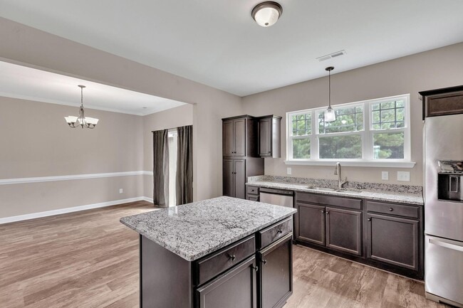 Building Photo - 3 Bedroom with BONUS in Swansboro HS District!