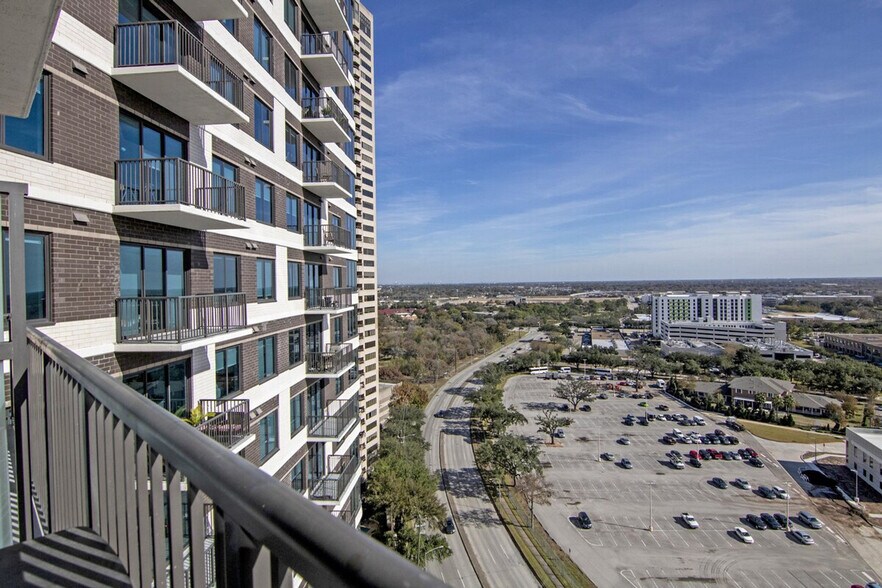 Building Photo - 2022 Holcombe Blvd