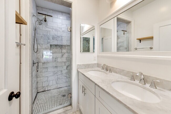 Building Photo - Charming 2bd/2.5ba LeDroit Park Home Available