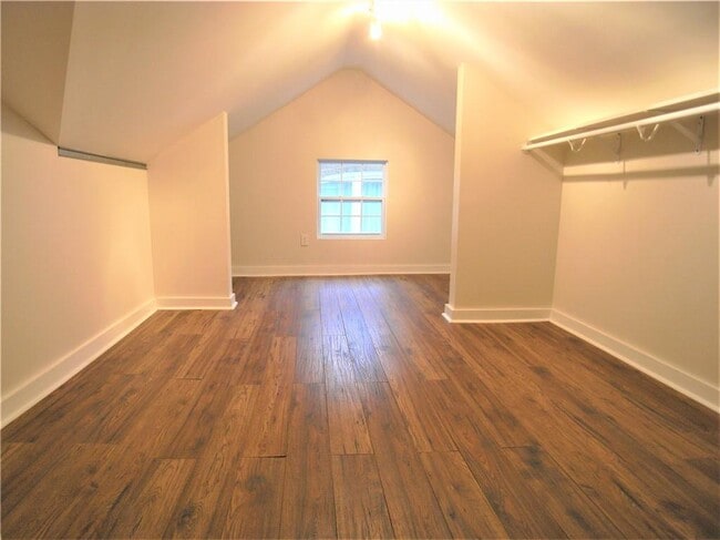 Building Photo - 1200 Stillwood Dr NE