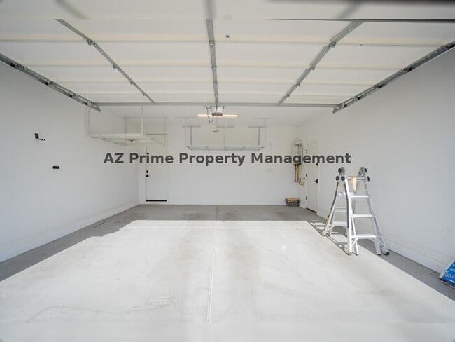 Building Photo - 16512 W Desert Ln