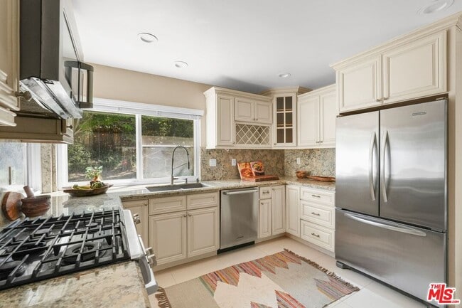Building Photo - 3194 Rossini Pl