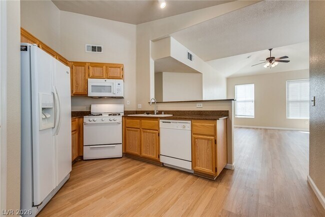 Building Photo - 10550 W Alexander Rd