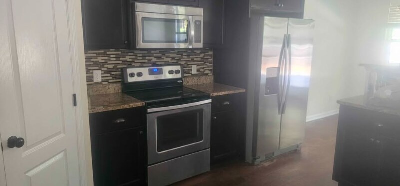 Building Photo - 174 Green Paddock Cir