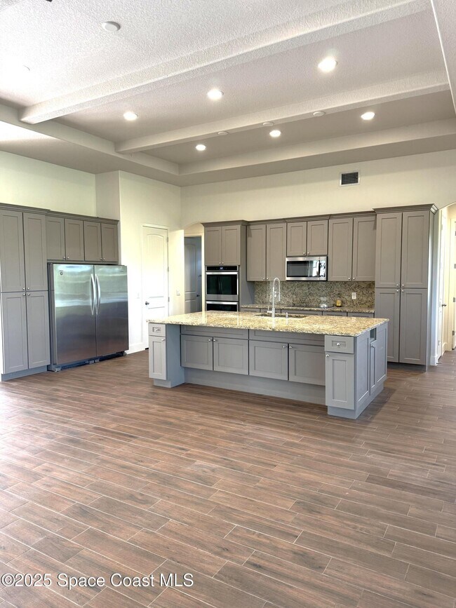Building Photo - 7258 Preserve Pointe Dr