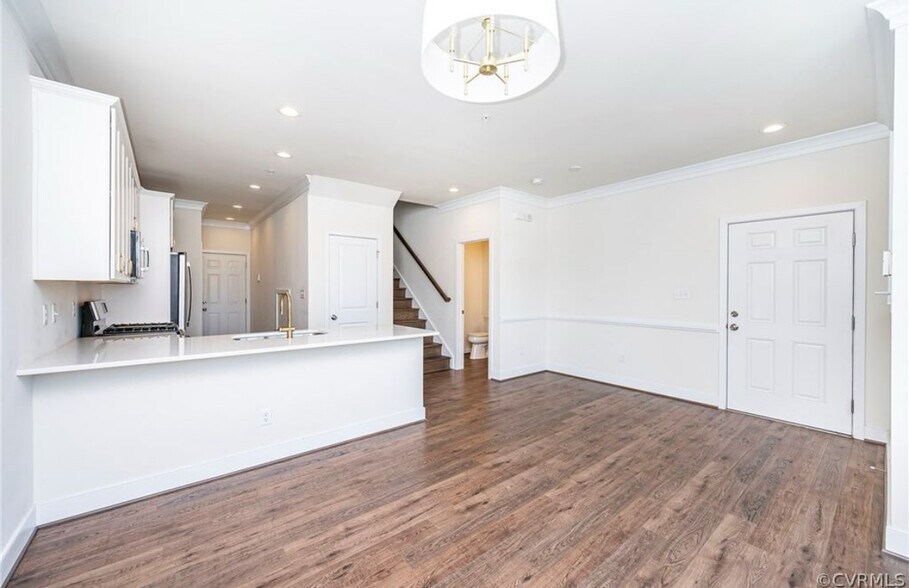 Building Photo - 2008 Libbie Lake West St