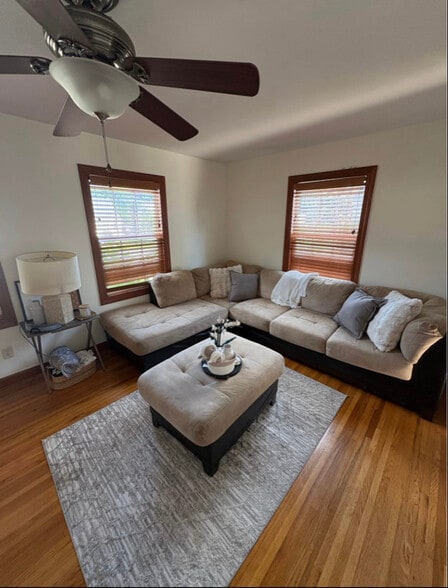 Building Photo - 1015 8th Ave NW