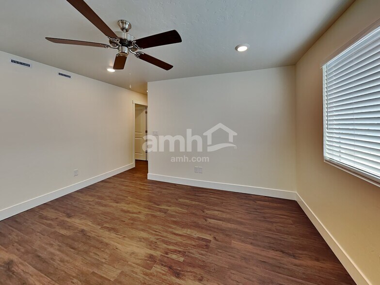 Building Photo - 1515 W Afton St