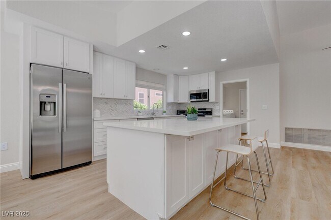 Building Photo - 3040 Hidden Treasure Dr