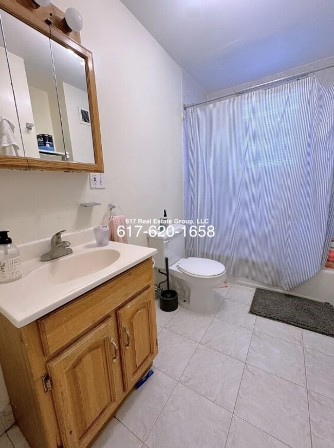 Building Photo - SEPT Awesome Brookline 4bed w/ 2 full bath...