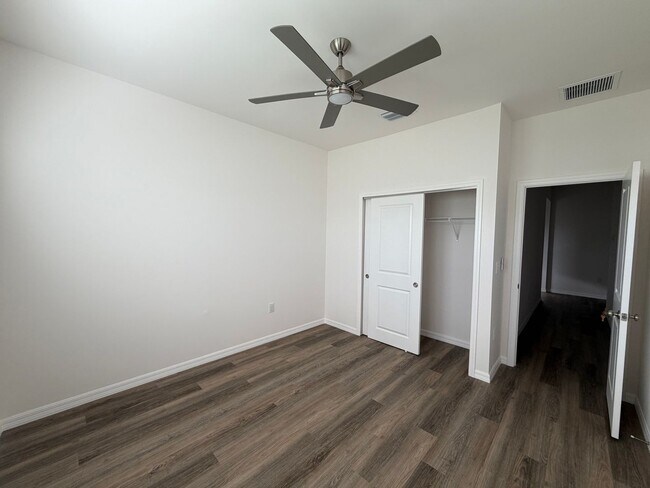 Building Photo - 16075 Badalona Dr