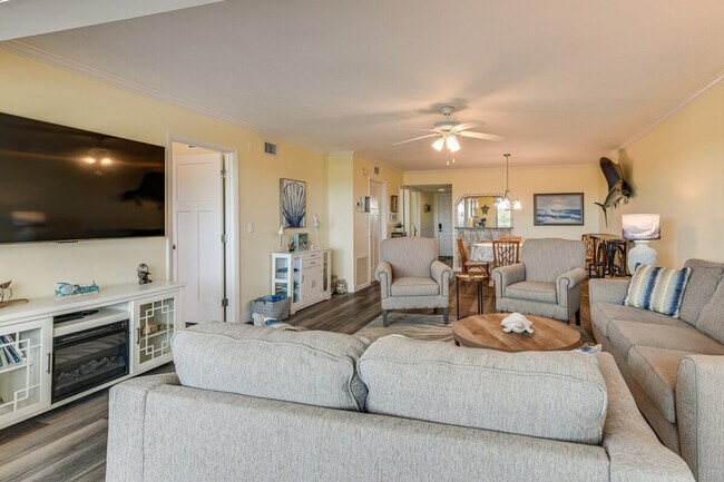 Building Photo - 12112 44th Ave W